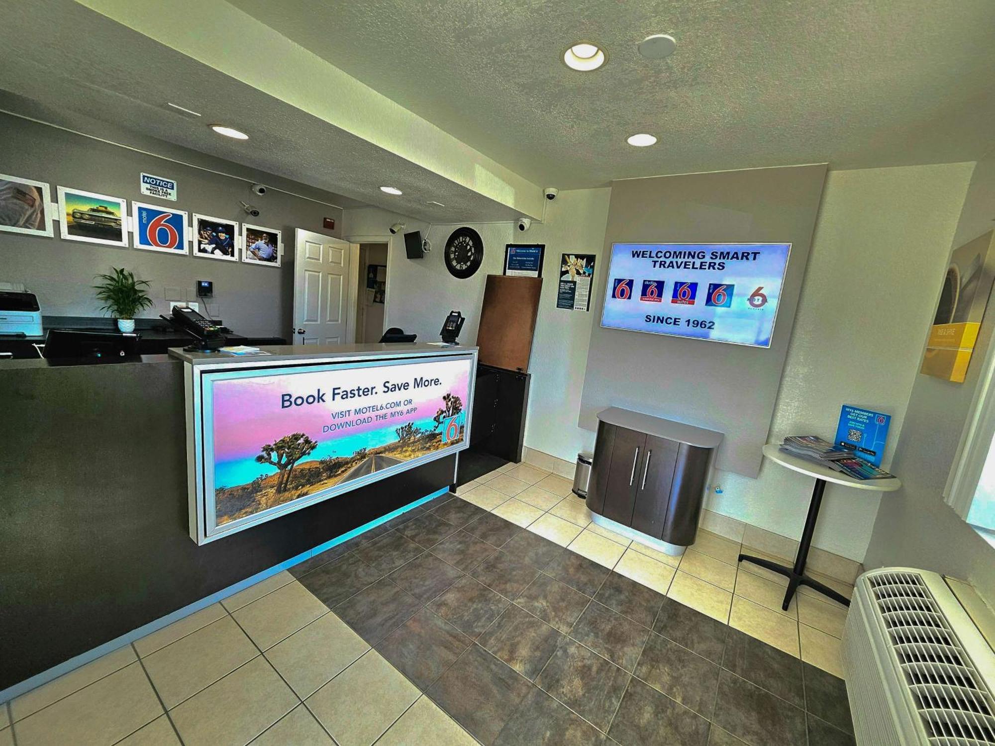 Motel 6-Palm Desert, Ca - Palm Springs Area Бермуда-Дюнс Экстерьер фото
