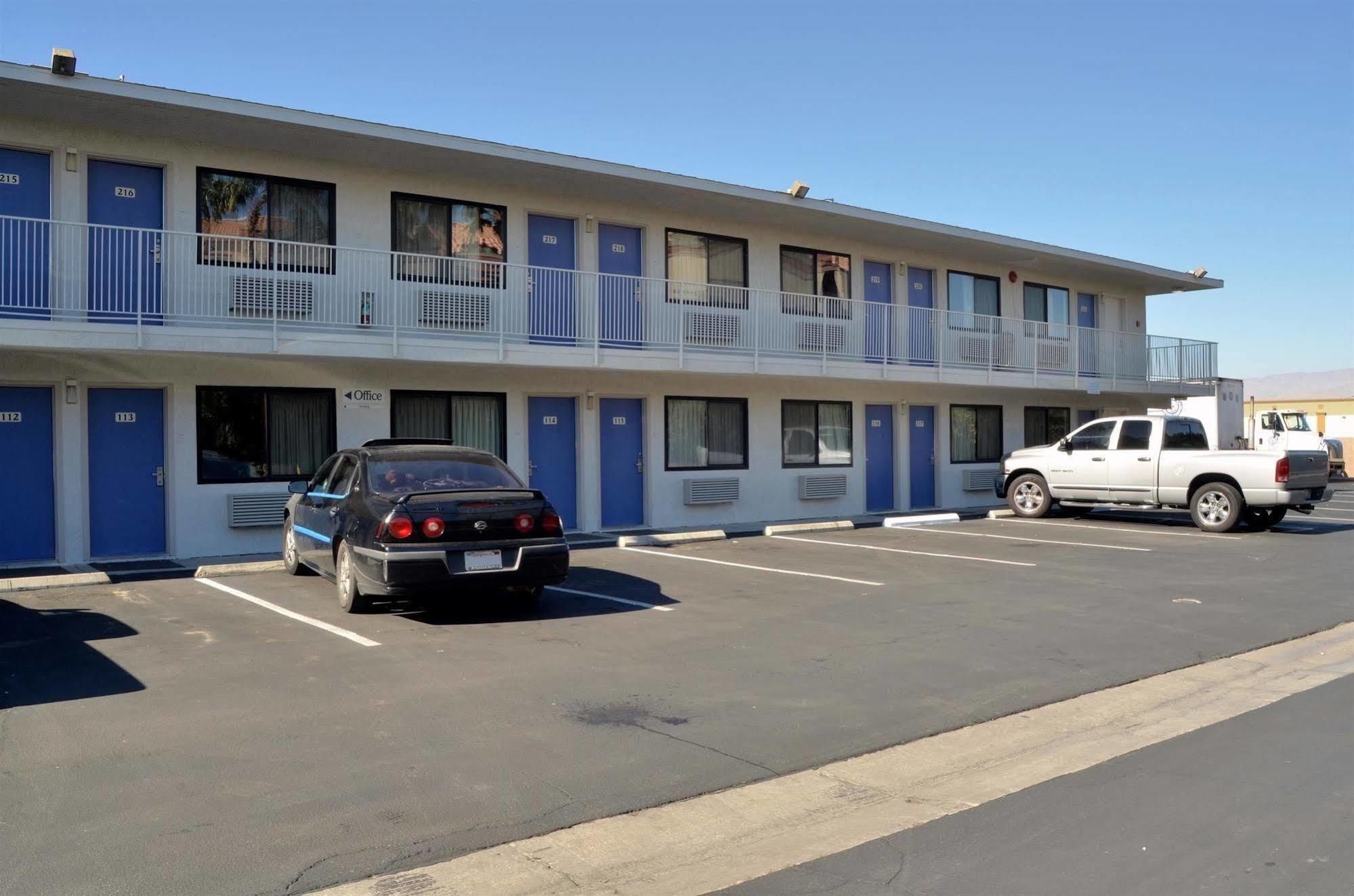 Motel 6-Palm Desert, Ca - Palm Springs Area Бермуда-Дюнс Экстерьер фото