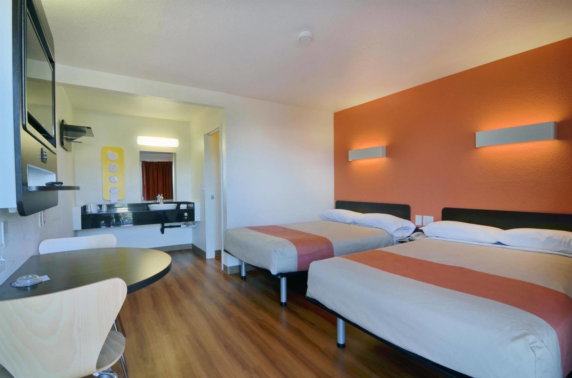 Motel 6-Palm Desert, Ca - Palm Springs Area Бермуда-Дюнс Экстерьер фото