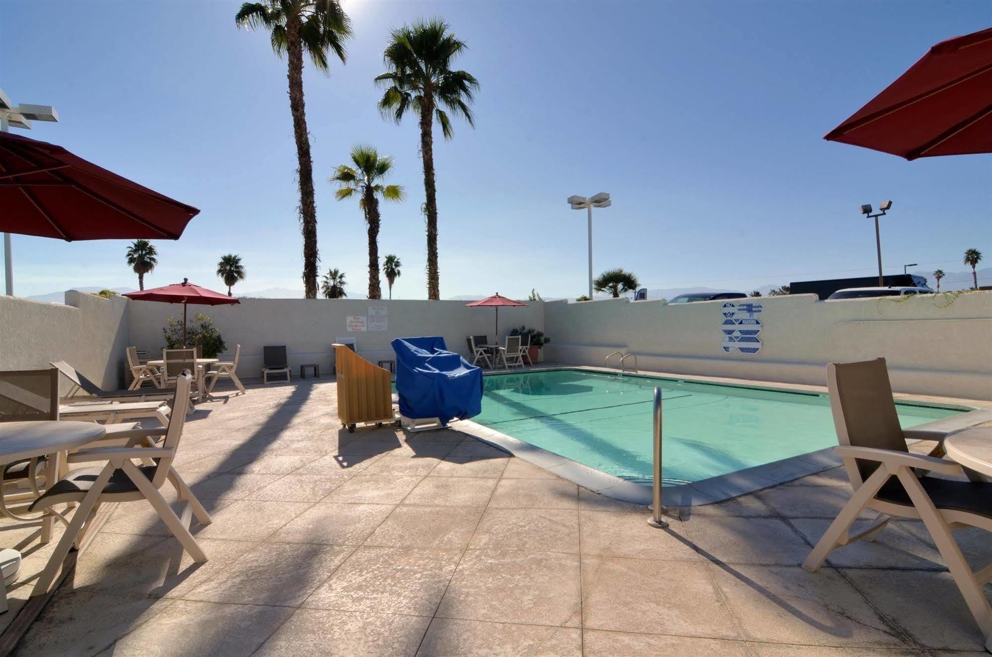 Motel 6-Palm Desert, Ca - Palm Springs Area Бермуда-Дюнс Экстерьер фото